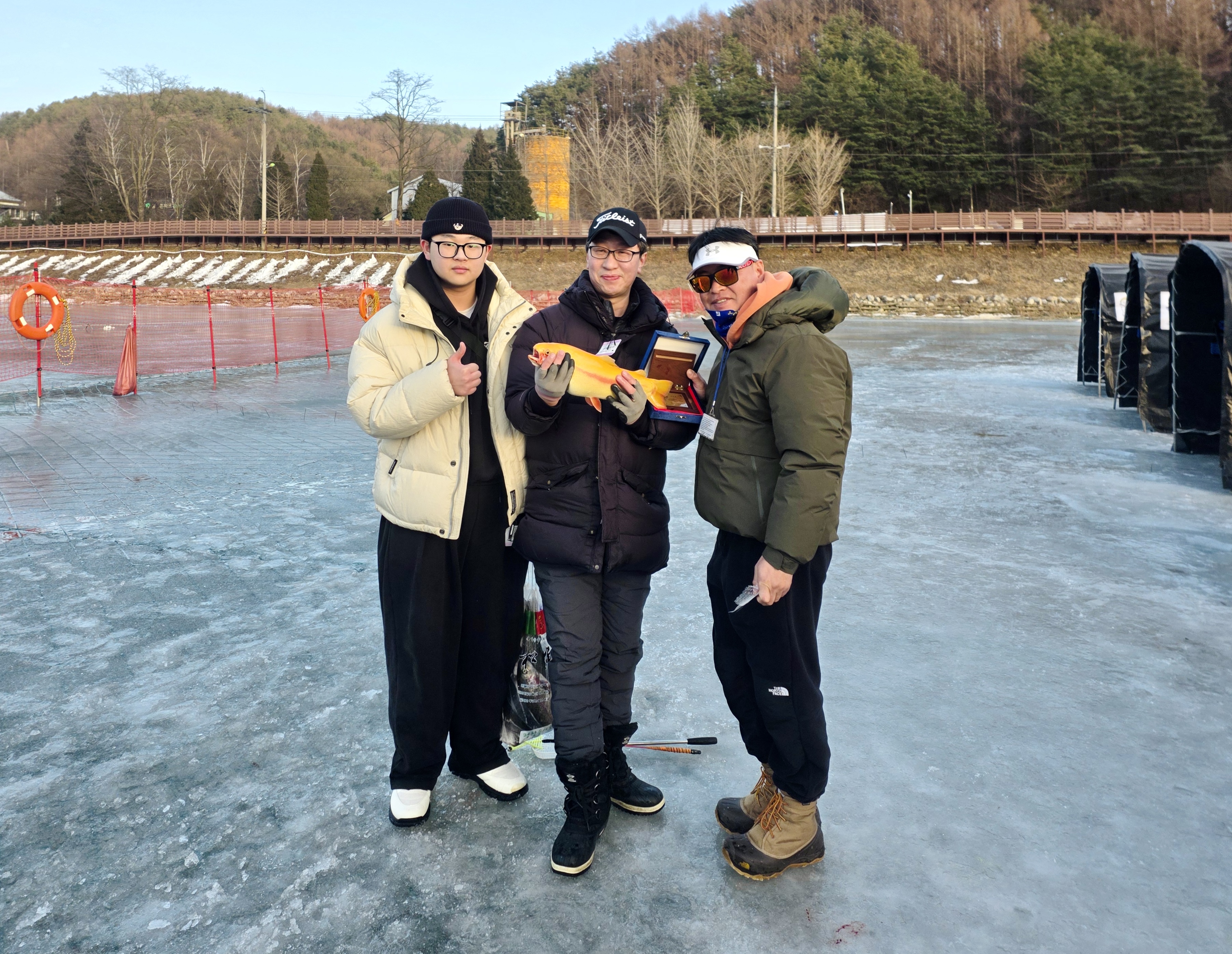 1월 16일 <텐트낚시터> 황금송어잡다!!